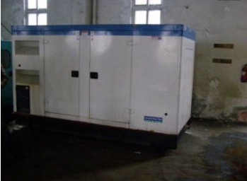 淄博康明斯150kw大型柴油二手发电机组 淄博康明斯150kw大型柴油二手发电机组